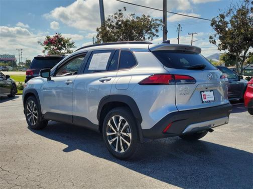2025 Toyota Corolla Cross XLE