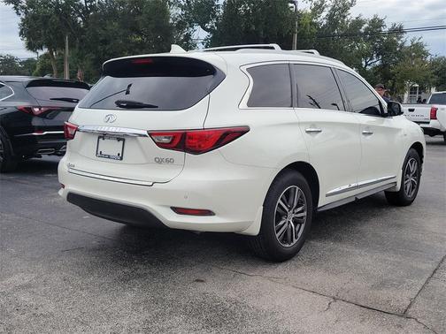 2016 INFINITI QX60 Base