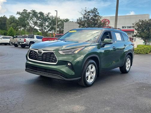 2024 Toyota Highlander LE