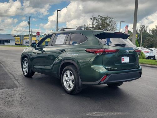 2024 Toyota Highlander LE