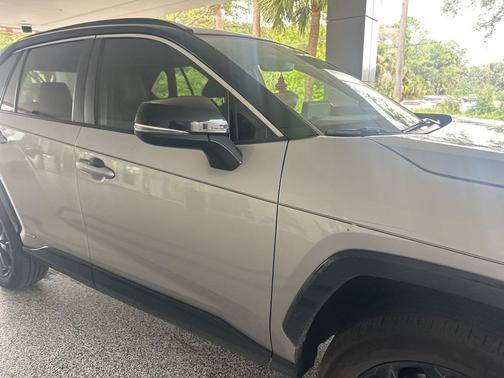 2023 Toyota RAV4 Hybrid SE