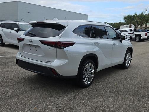 2026 Toyota Highlander Hybrid Limited