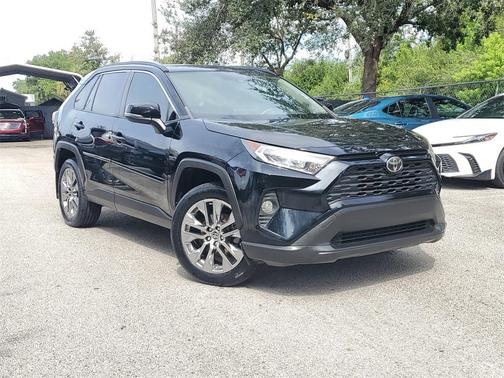 2020 Toyota RAV4 XLE Premium