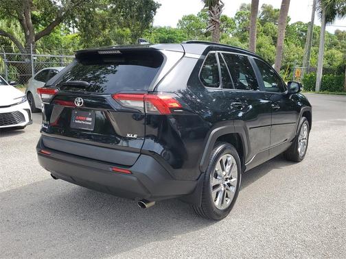 2020 Toyota RAV4 XLE Premium