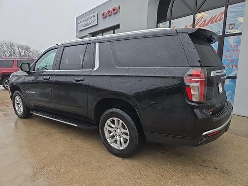 2024 Chevrolet Suburban LT
