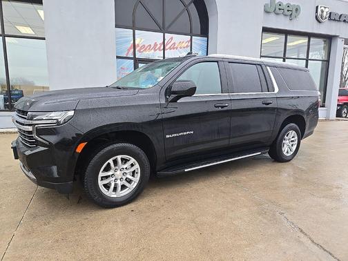 2024 Chevrolet Suburban LT