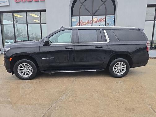 2024 Chevrolet Suburban LT