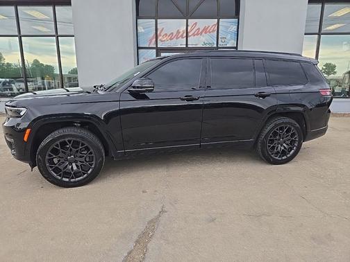 Diamond Black Crystal Pearlcoat 2024 Jeep Grand Cherokee L Summit Reserve