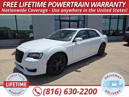 2022 Chrysler 300 Touring