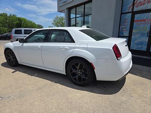 2022 Chrysler 300 Touring