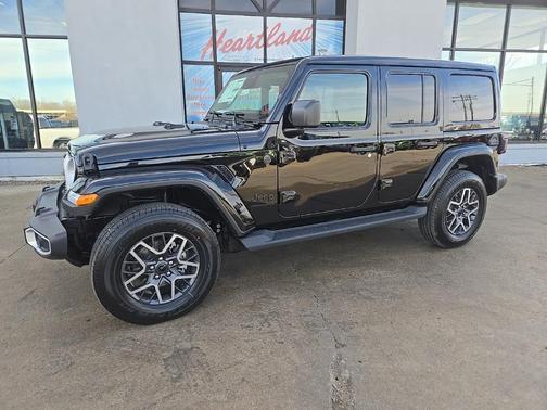 2026 Jeep Wrangler 4-Door Sahara 4x4