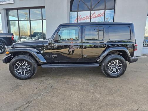 2026 Jeep Wrangler 4-Door Sahara 4x4