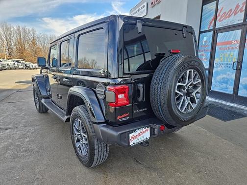 2026 Jeep Wrangler 4-Door Sahara 4x4