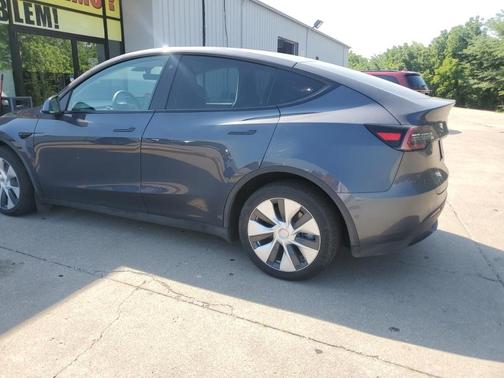 Photo 5 of 26 of 2021 Tesla Model Y Long Range