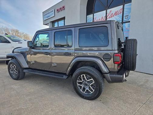 2026 Jeep Wrangler 4-Door Sahara 4x4