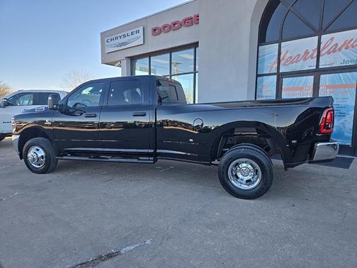 2026 RAM 3500 Tradesman Crew Cab 4x4 8' Box