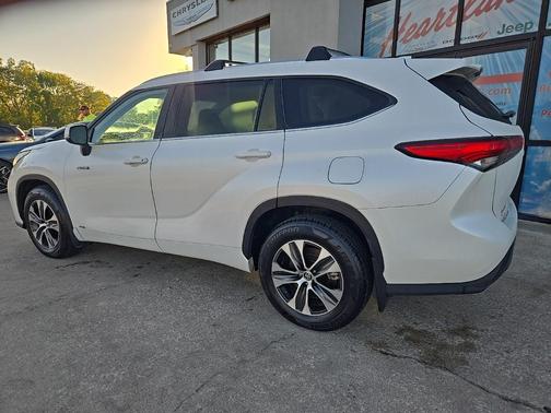 2020 Toyota Highlander Hybrid XLE
