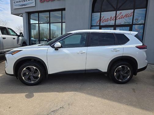 Everest White Pearl 2024 Nissan Rogue SV