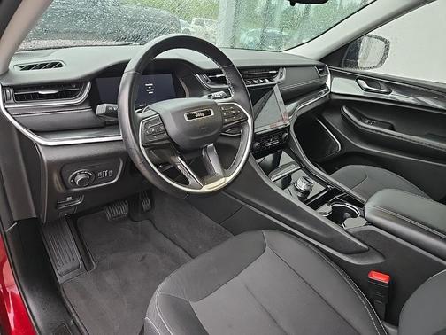 2022 Jeep Grand Cherokee L Laredo