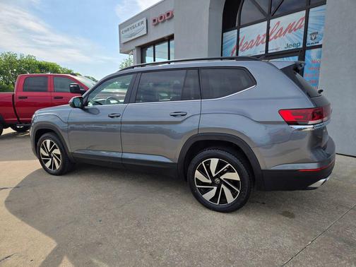 Silver Mist Metallic 2024 Volkswagen Atlas 2.0T SE w/Technology 4MOTION