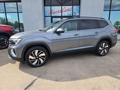 Silver Mist Metallic 2024 Volkswagen Atlas 2.0T SE w/Technology 4MOTION