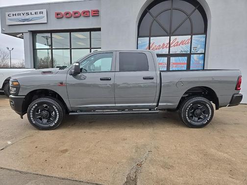 2026 RAM 2500 Tradesman Crew Cab 4x4 6'4' Box