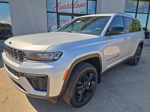 Silver Zynith Exterior Paint 2026 Jeep Grand Cherokee Limited