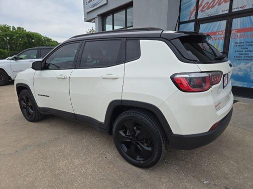 White Clearcoat 2018 Jeep Compass Latitude