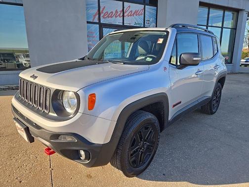 Glacier Metallic 2018 Jeep Renegade Trailhawk