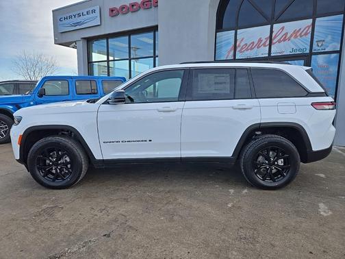 2026 Jeep Grand Cherokee Altitude