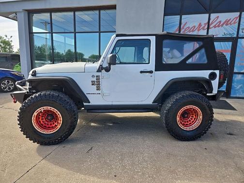 Bright White Clearcoat 2017 Jeep Wrangler Rubicon