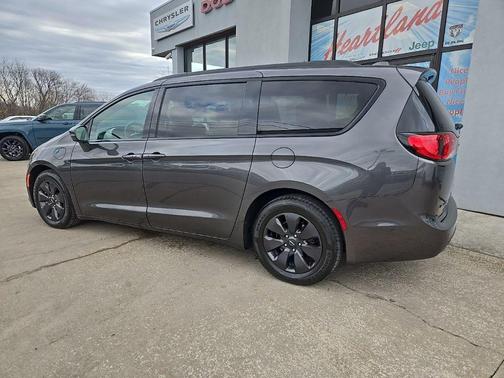 2020 Chrysler Pacifica Hybrid Limited
