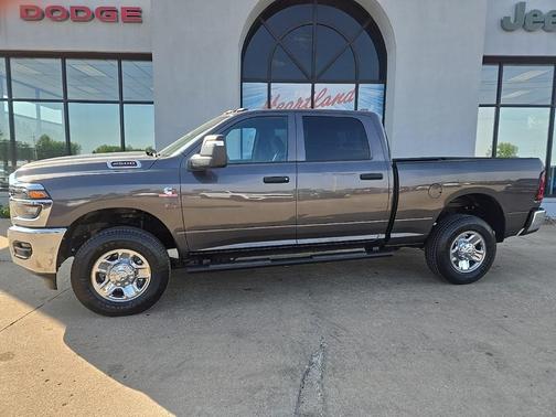 2025 RAM 2500 Tradesman Crew Cab 4x4 6'4' Box
