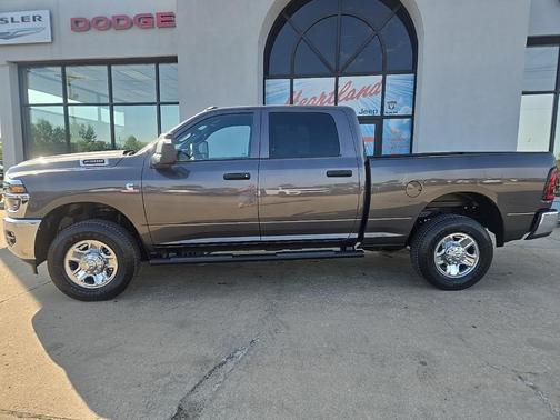 2025 RAM 2500 Tradesman Crew Cab 4x4 6'4' Box