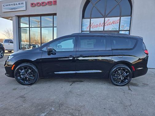 2026 Chrysler Pacifica L