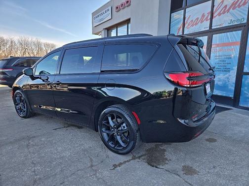 2026 Chrysler Pacifica L