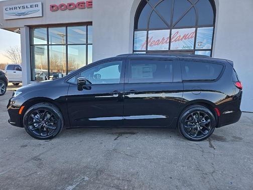 2026 Chrysler Pacifica L