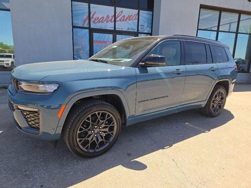 Steel Blue Exterior Paint 2026 Jeep Grand Cherokee Summit