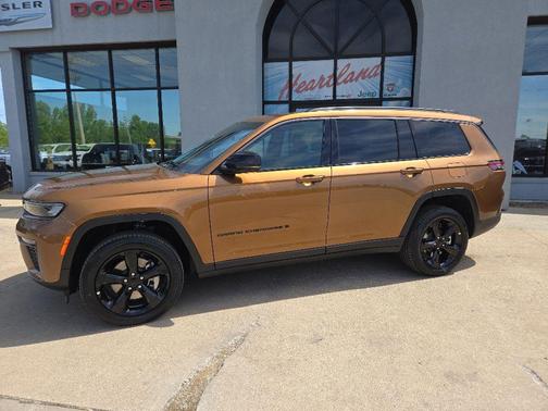 Copper Shino Metallic Clear-Coat Exterior Paint 2026 Jeep Grand Cherokee Limited