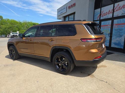 Copper Shino Metallic Clear-Coat Exterior Paint 2026 Jeep Grand Cherokee Limited
