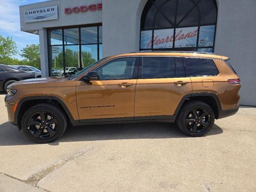 Copper Shino Metallic Clear-Coat Exterior Paint 2026 Jeep Grand Cherokee Limited