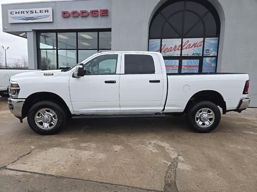 2026 RAM 2500 Tradesman Crew Cab 4x4 6'4' Box