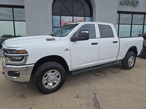 2025 RAM 2500 Tradesman Crew Cab 4x4 6'4' Box