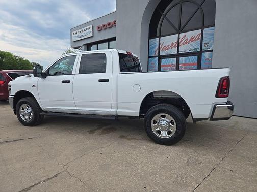 2025 RAM 2500 Tradesman Crew Cab 4x4 6'4' Box