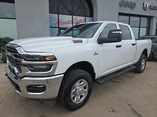 2025 RAM 2500 Tradesman Crew Cab 4x4 6'4' Box