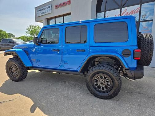 Hydro Blue Pearlcoat 2022 Jeep Wrangler Unlimited Rubicon 392