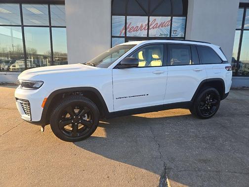 Bright White Clear-Coat Exterior Paint 2026 Jeep Grand Cherokee Limited