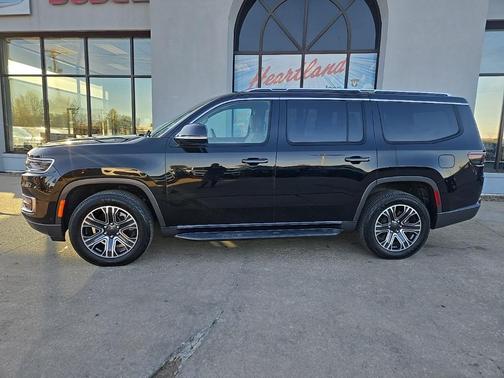 2022 Jeep Wagoneer Series III 4x4