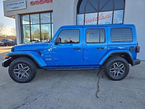 2024 Jeep Wrangler 4-Door Sahara 4x4