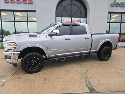 2022 RAM 2500 Laramie Crew Cab 4x4 6'4' Box